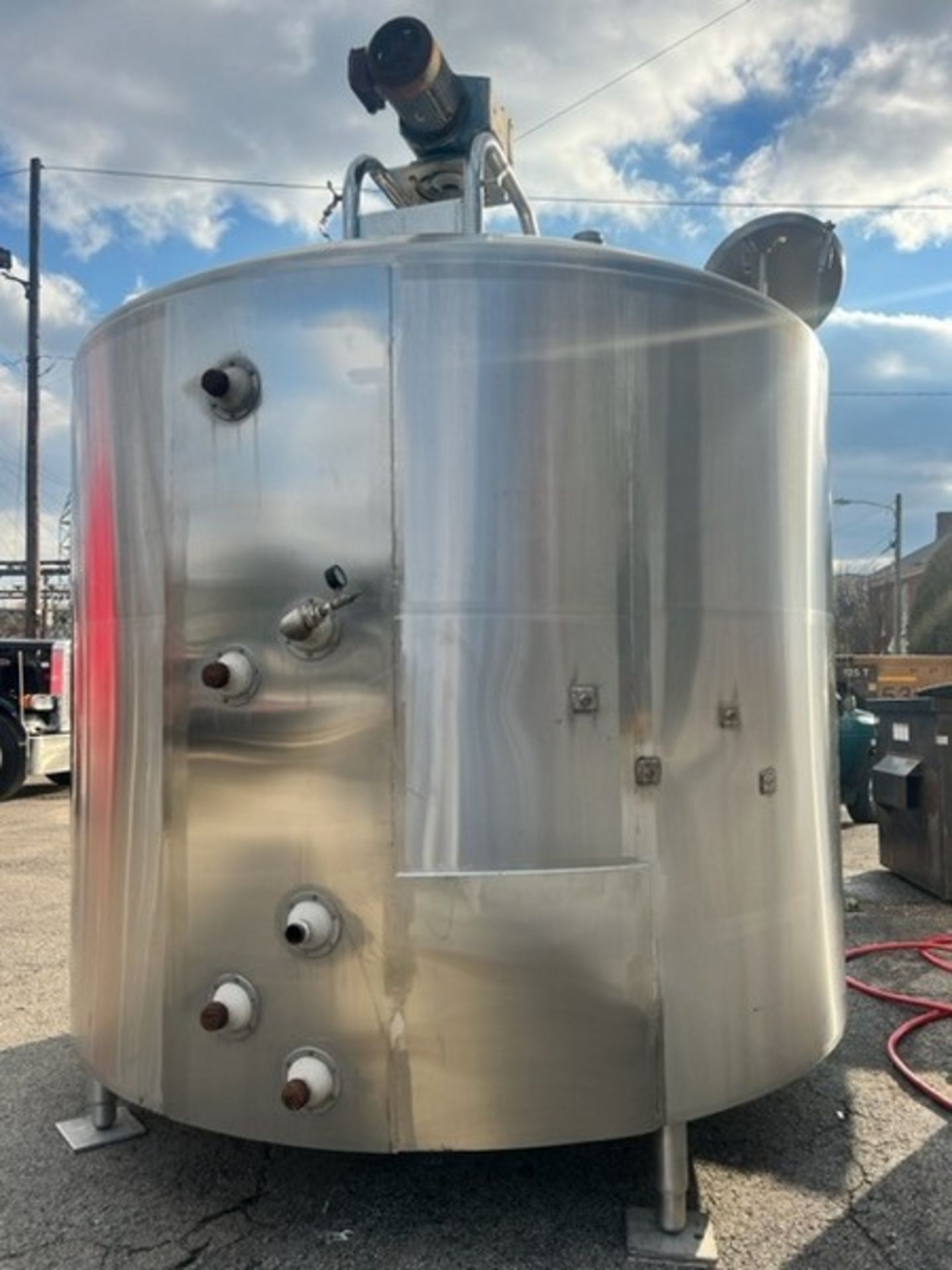 DCI 2,000 Gal. Jacketed Tank, S/N 91-D-48212-B with Vertical Wide Sweep Agitation, Jacketed - Image 2 of 7
