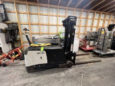 CROWN ELECTRIC PALLET JACK, MODEL 3965, SERIES 5500, S/N 10217582