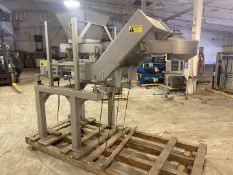 Dunkel Brothers SN 2132: Meyer SS vibratory feed conveyor and hopper, Model VFII/SF-18-6, SN2132