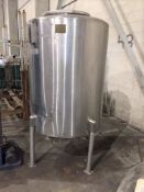 325 gallon closed top stainless steel tank