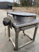 28” DIAMETER STAINLESS STEEL SCREENER BAG DUMP SCREENING STATION