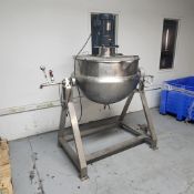 300 liters steam kettle with scapper& tilt 300 L. (Loading Fee $250) (Located Huntingdon, Quebec,