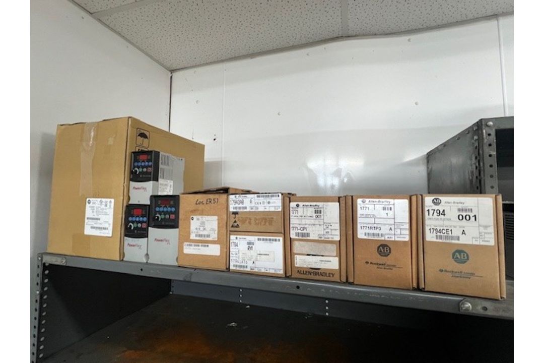All contents on shelf are Allen Bradley, most items new open box includes: 1 Powerflex 527 25 hp - Image 1 of 6
