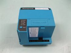 Honeywell RM7890 B 1014 Automatic Primary Burner Control (Handling Fee $25) (Located Springfield,