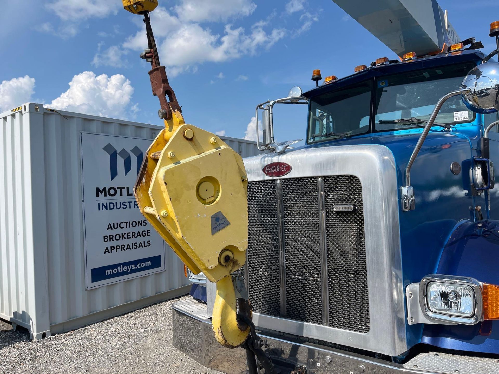 2008 Peterbilt 365 National 900A 26-Ton T/A Crane Truck - Image 7 of 35