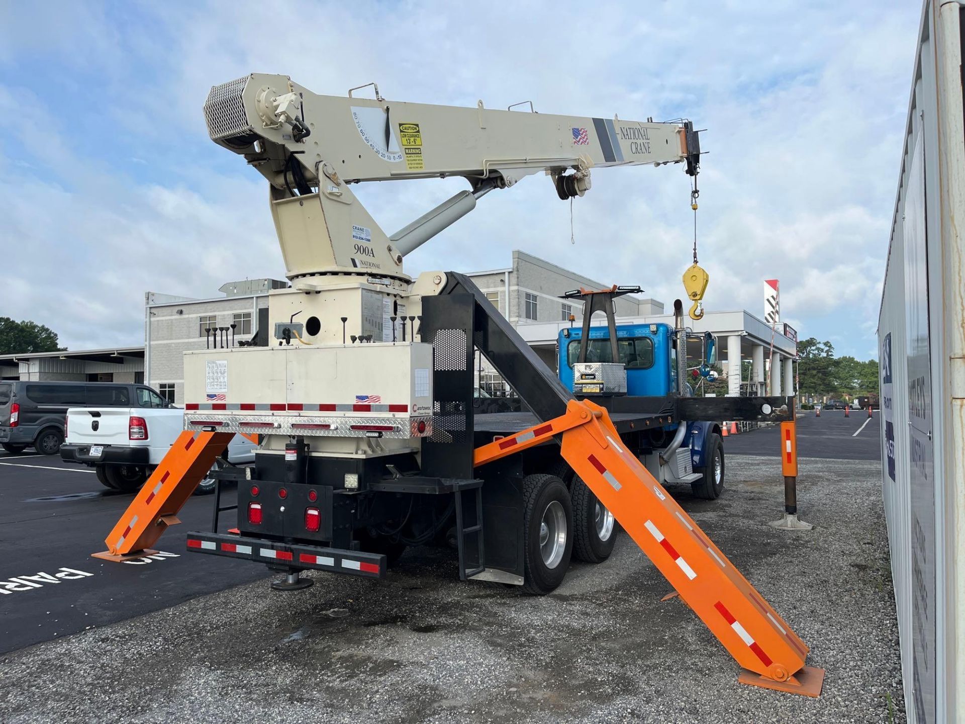 2008 Peterbilt 365 National 900A 26-Ton T/A Crane Truck - Image 20 of 35