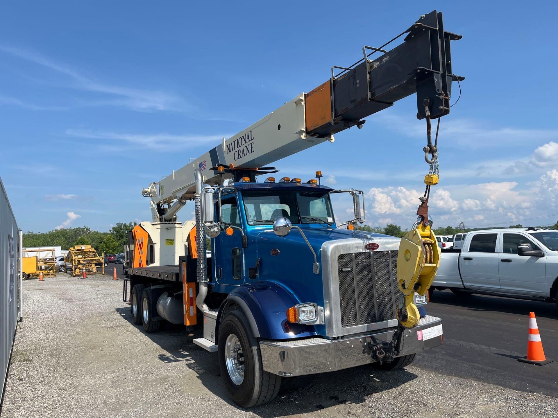 2008 Peterbilt 365 National 900A 26-Ton T/A Crane Truck - Image 16 of 35