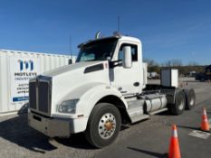 2016 Kenworth T880 Day Cab T/A Road Tractor