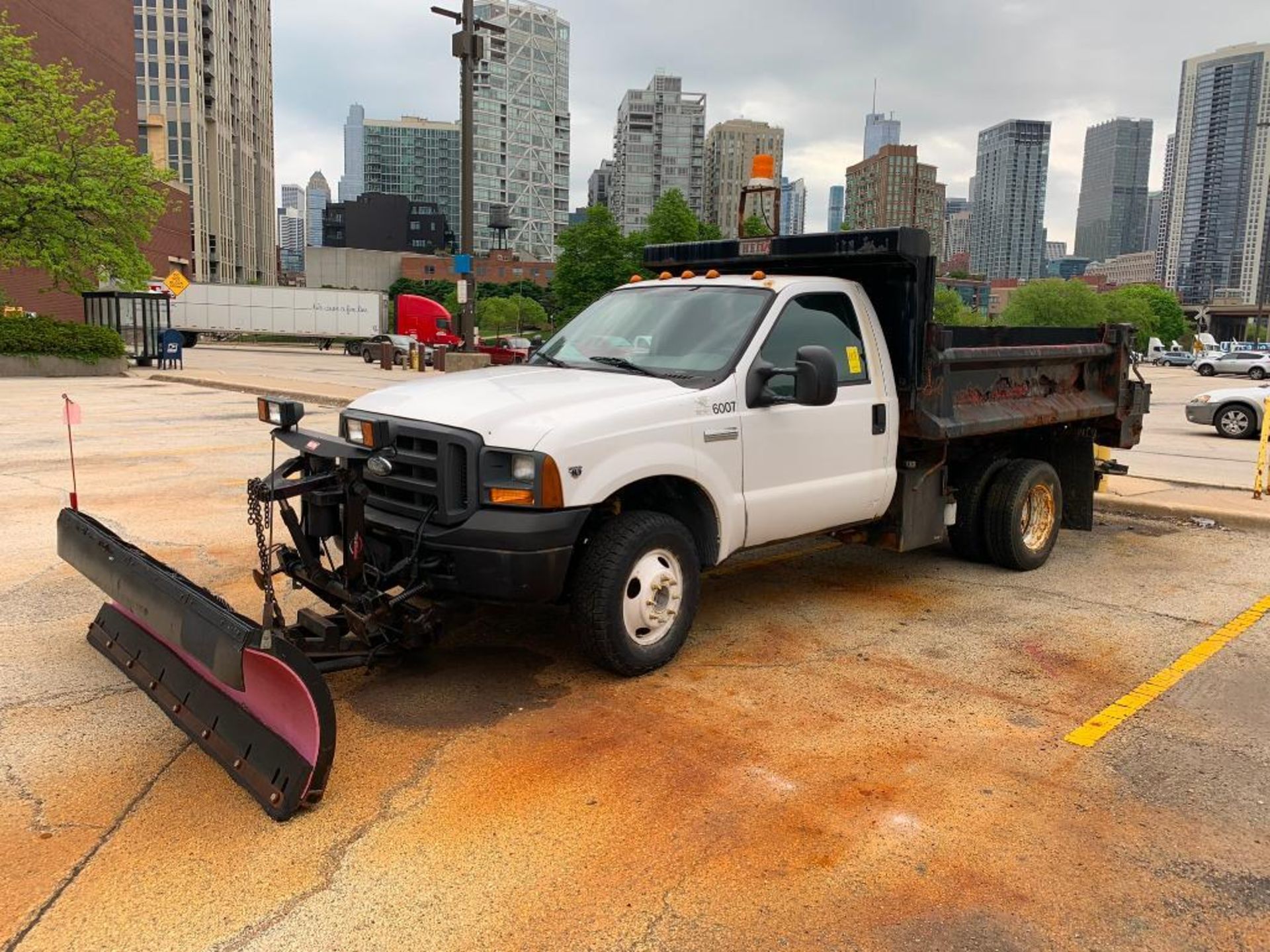 2005 Ford F-250 XL Super Duty Pick-Up Truck, Triton V-10 Engine, Automatic Transmission, 4-Wheel Dri