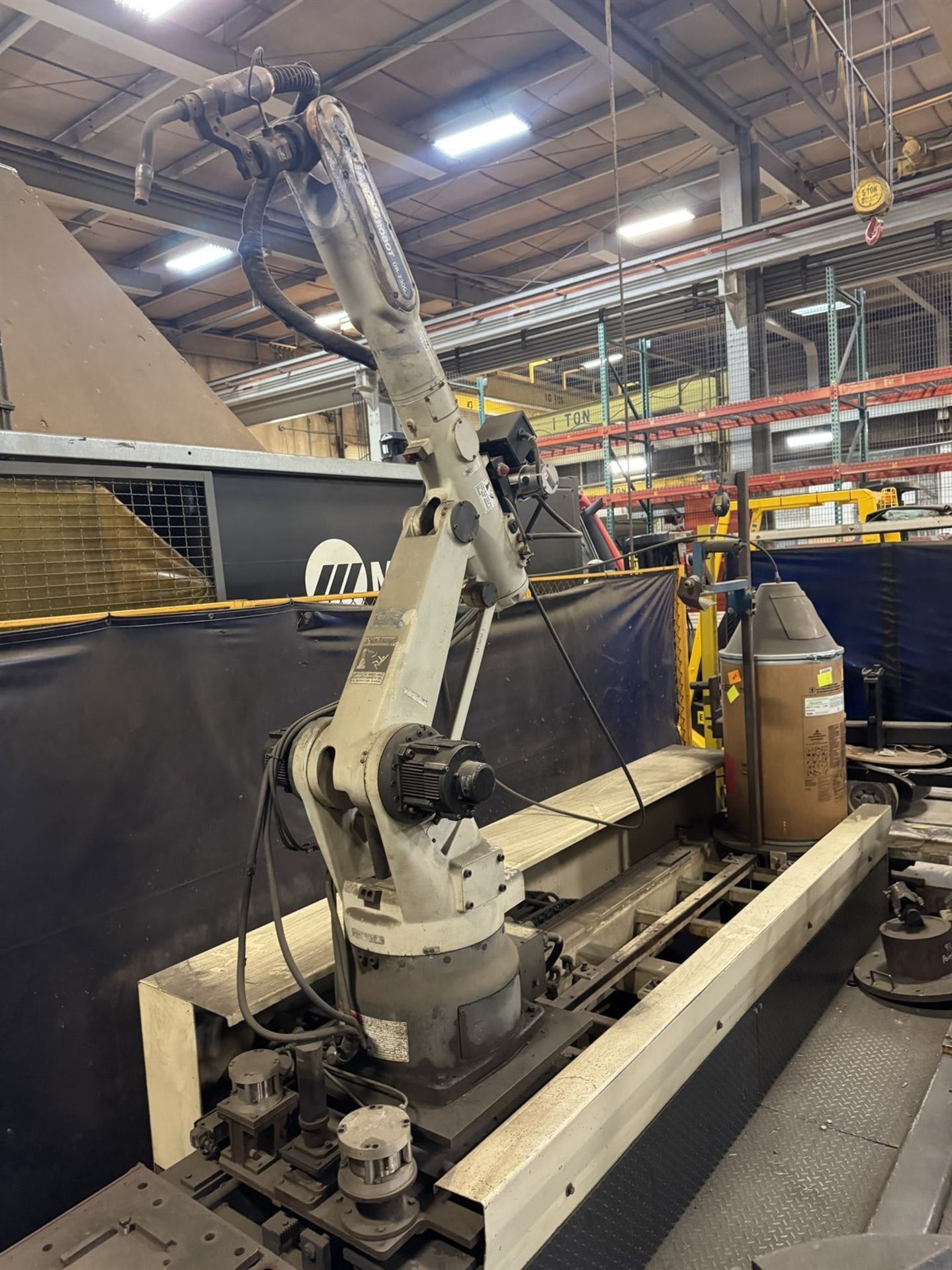 OTC DAIHEN Robotic Welding Cell, w/ DAIHEN DR-2300 Robot, 6-Axis, DAIHEN RP2T-500-4-8 Positioner, - Image 6 of 11