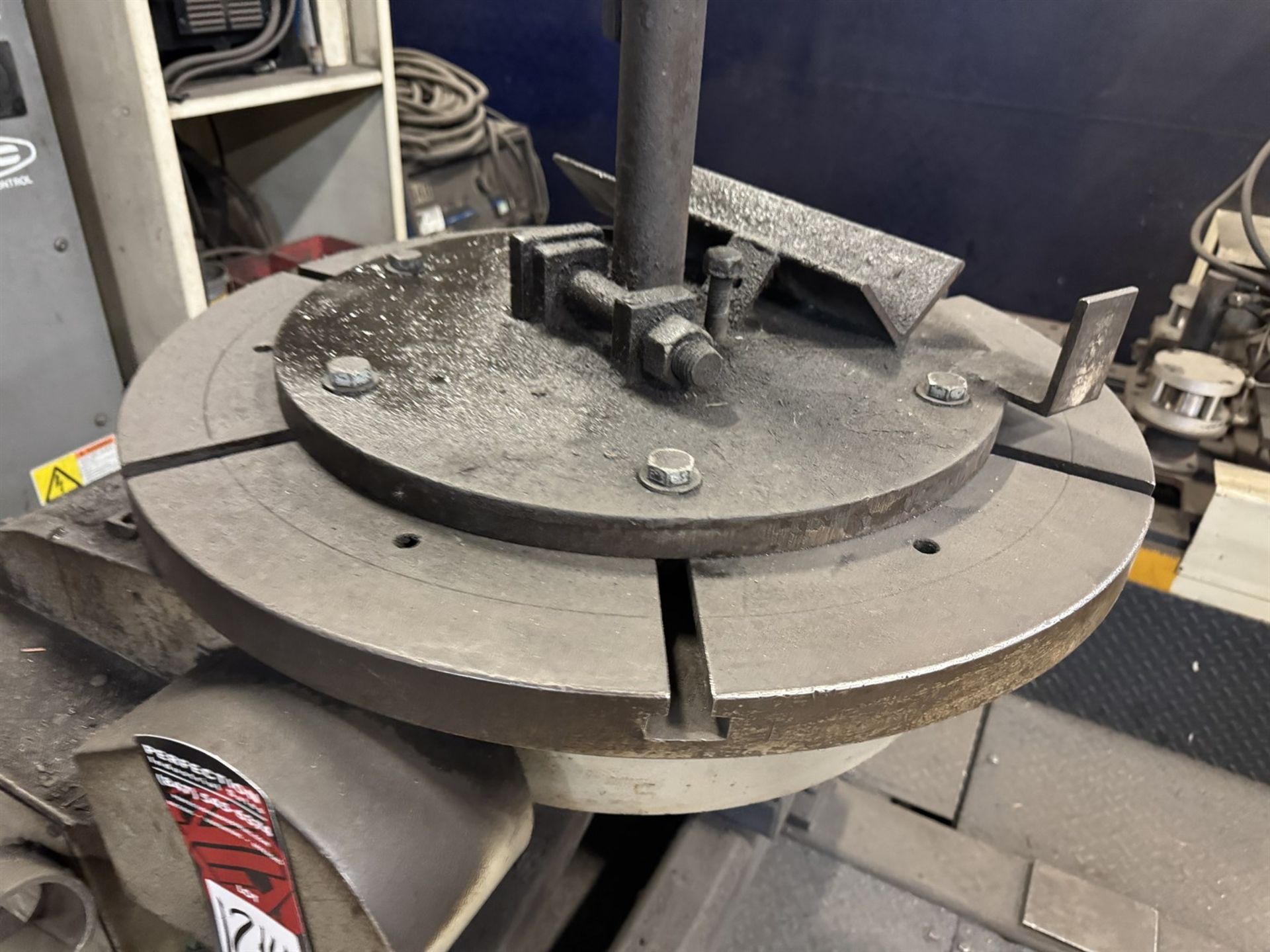 OTC DAIHEN Robotic Welding Cell, w/ DAIHEN DR-2300 Robot, 6-Axis, DAIHEN RP2T-500-4-8 Positioner, - Image 3 of 11
