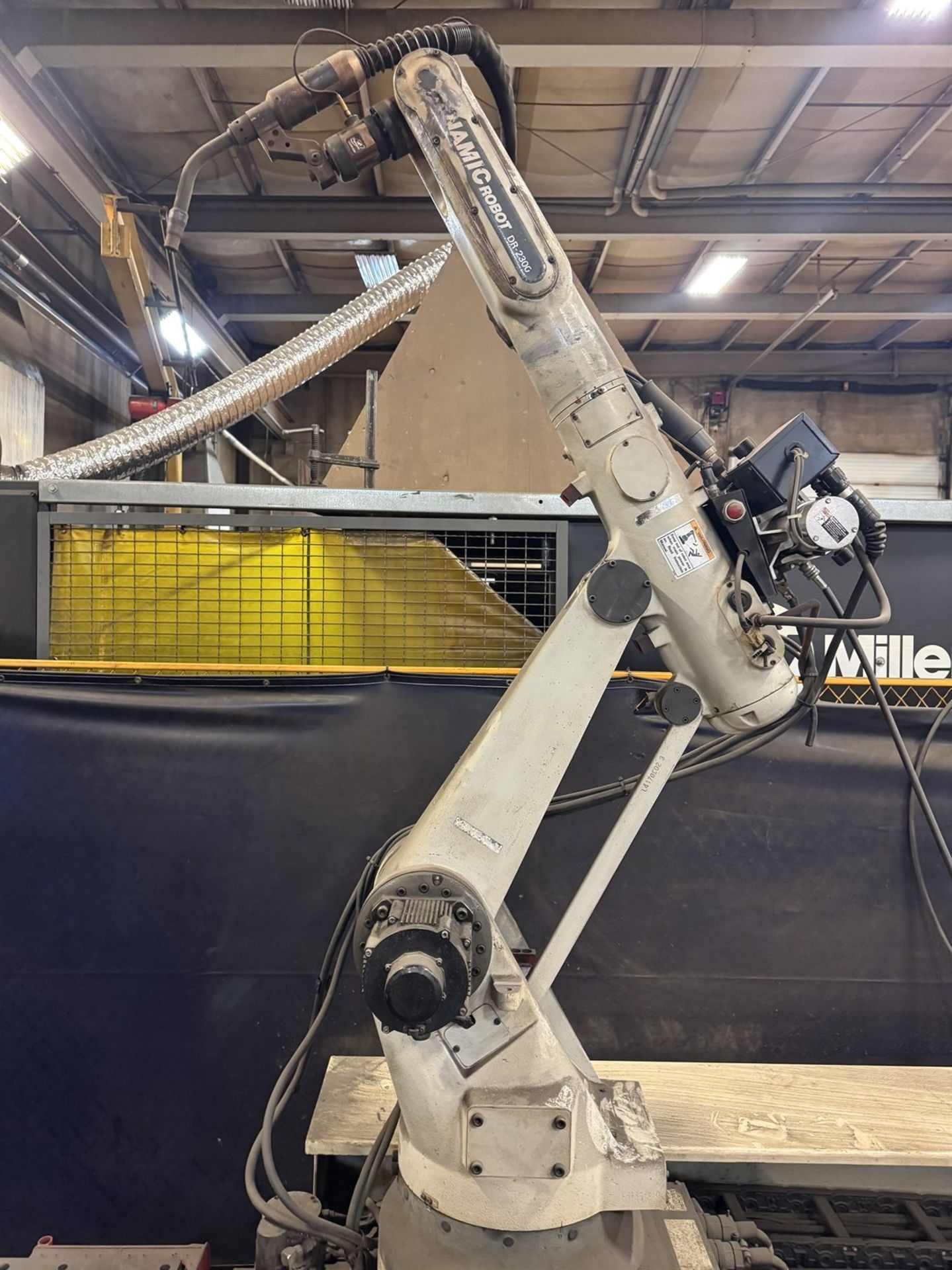 OTC DAIHEN Robotic Welding Cell, w/ DAIHEN DR-2300 Robot, 6-Axis, DAIHEN RP2T-500-4-8 Positioner, - Image 7 of 11