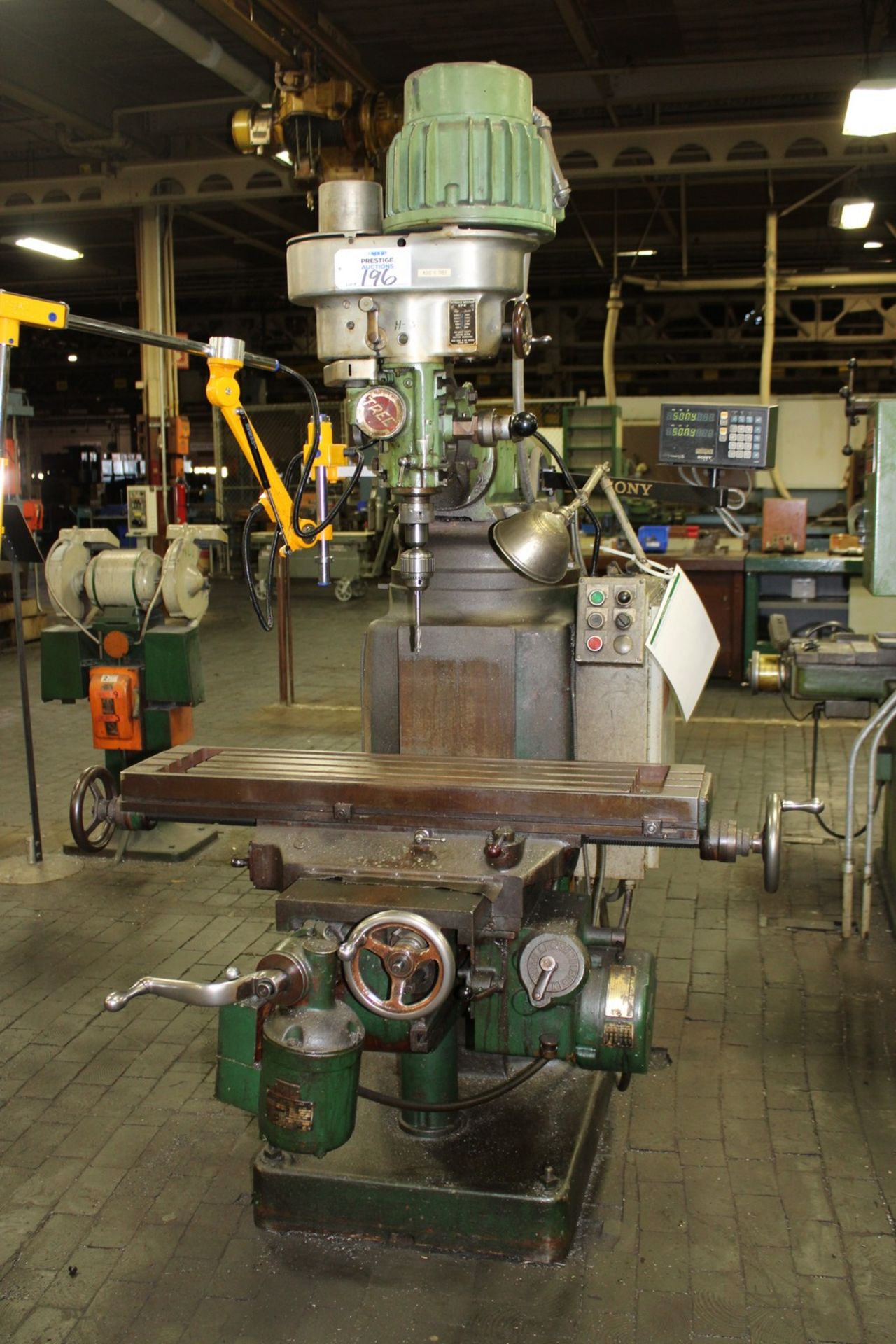 Tree Tool 2VGC Vertical Milling Machine