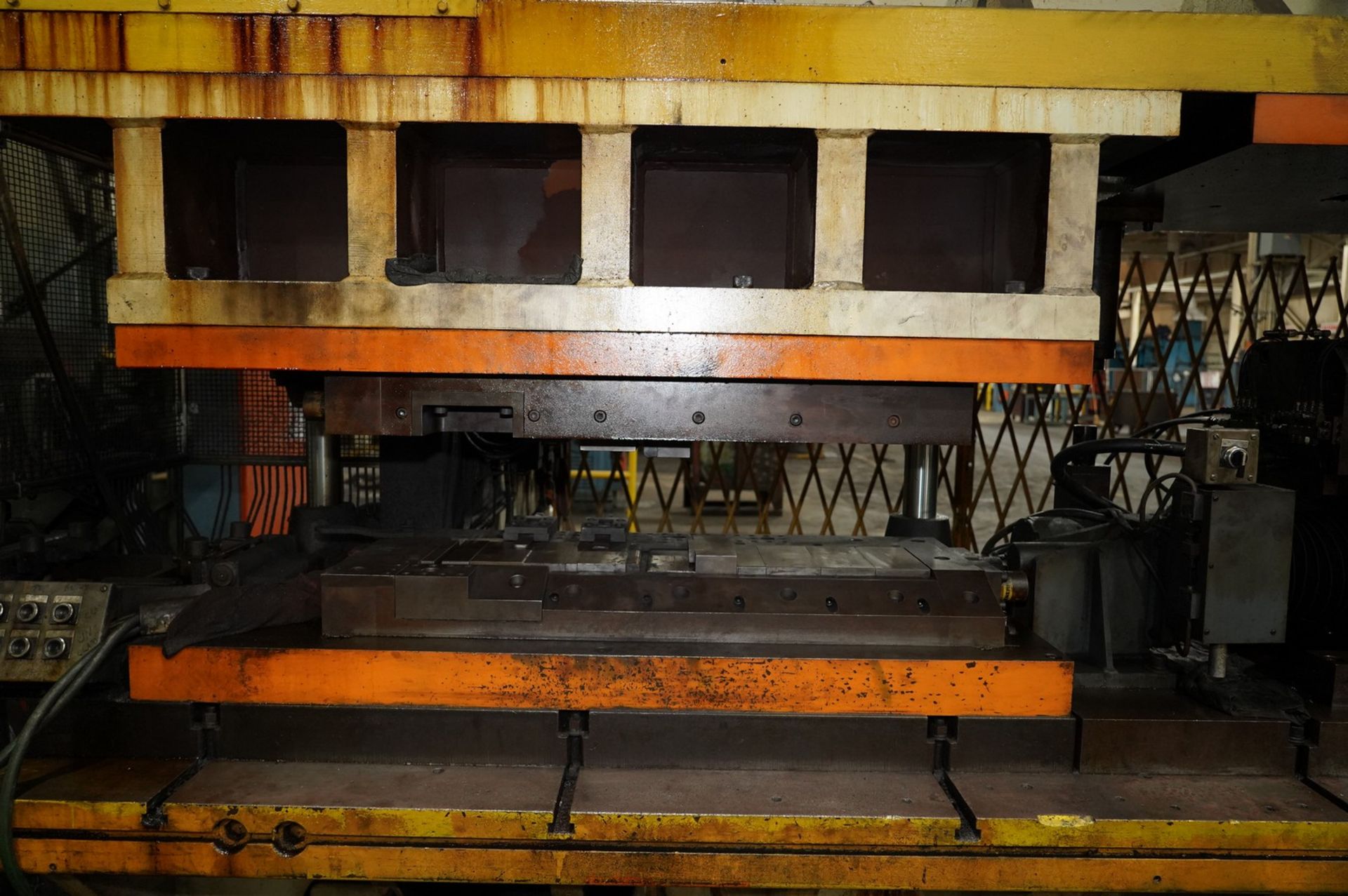 Cincinnati 650 Ton x 16' Model 36 Mechanical Press Brake - Image 5 of 11