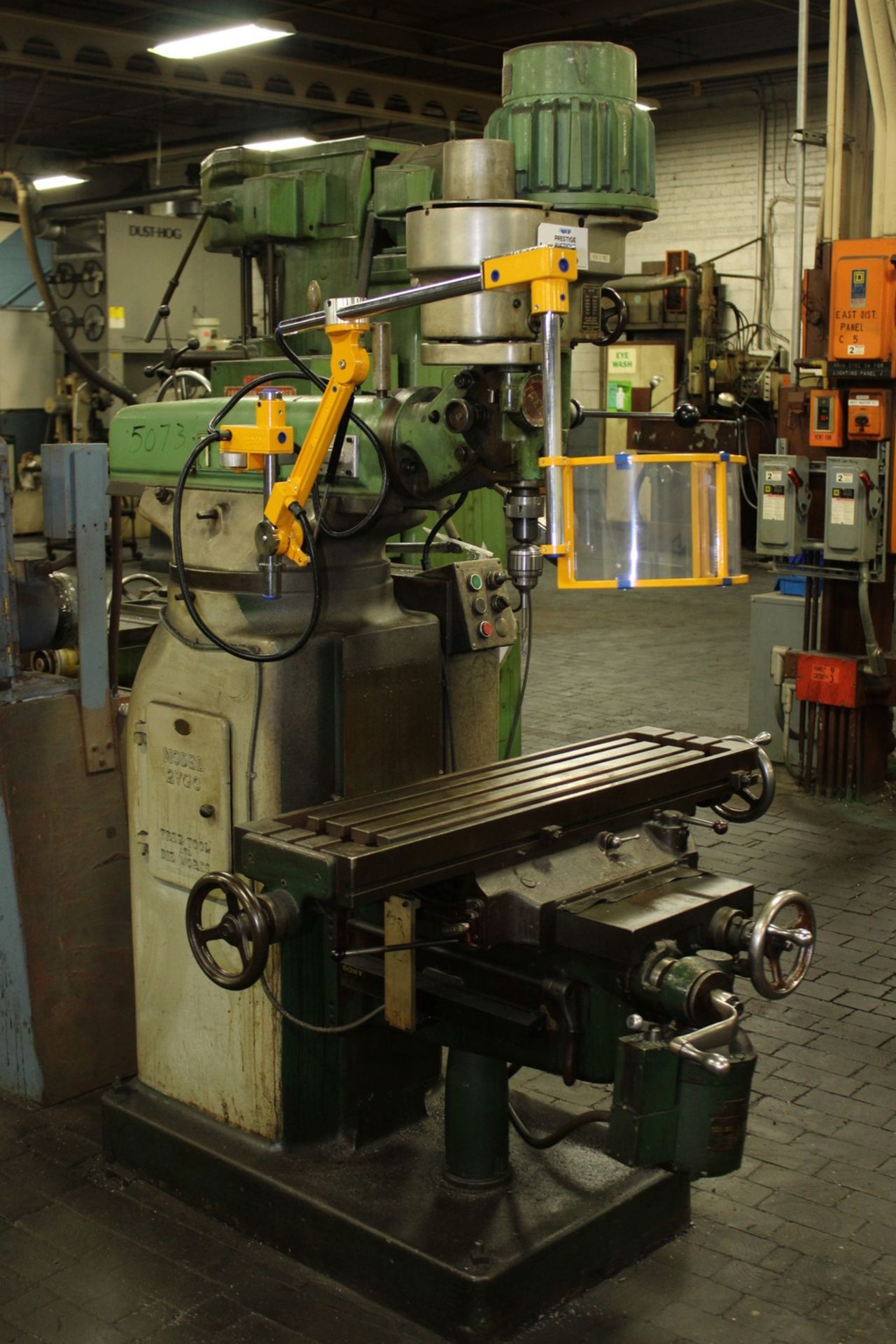 Tree Tool 2VGC Vertical Milling Machine - Image 3 of 9