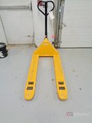Uline H-1043 5,500-Lb Pallet Jack (Late Delivery)