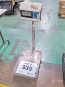 Uline Model H-670 Benchtop Platform Scale