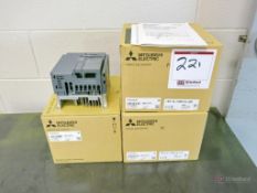 Lot of (4) Mitsubishi Electric Model E700 Inverters