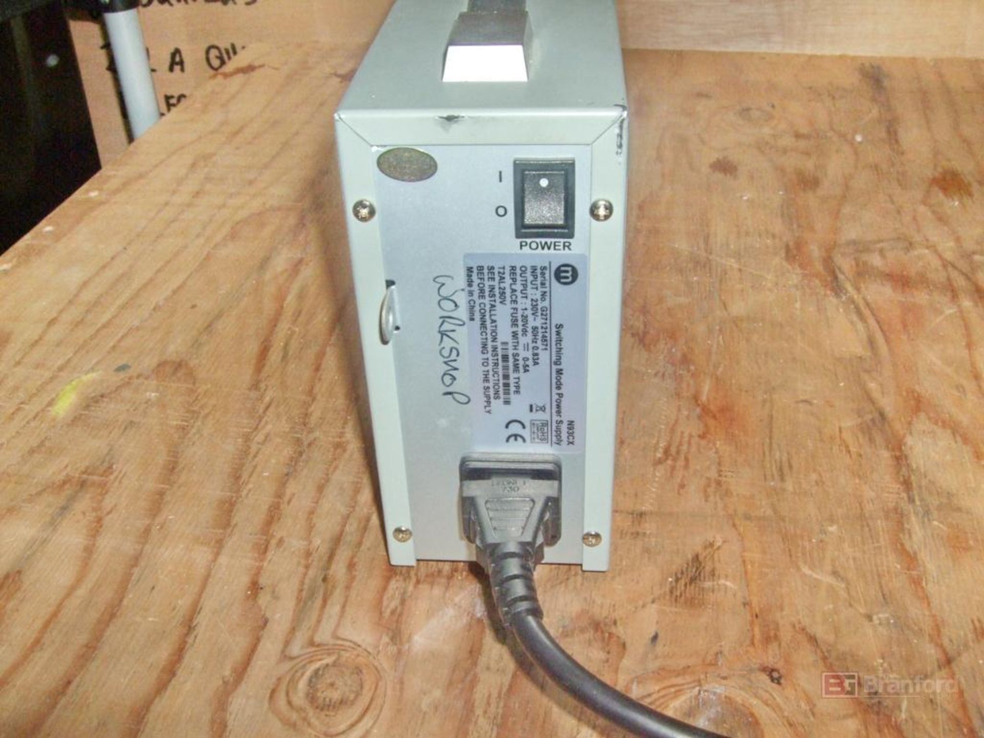 Maplin N93CX Regulated Switching Mode Bench Power Supply - Image 3 of 4