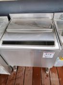 S/S Ice Box/Soaker Sink