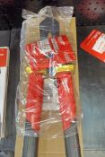Milwaukee 48-22-4218 Fiberglass 18