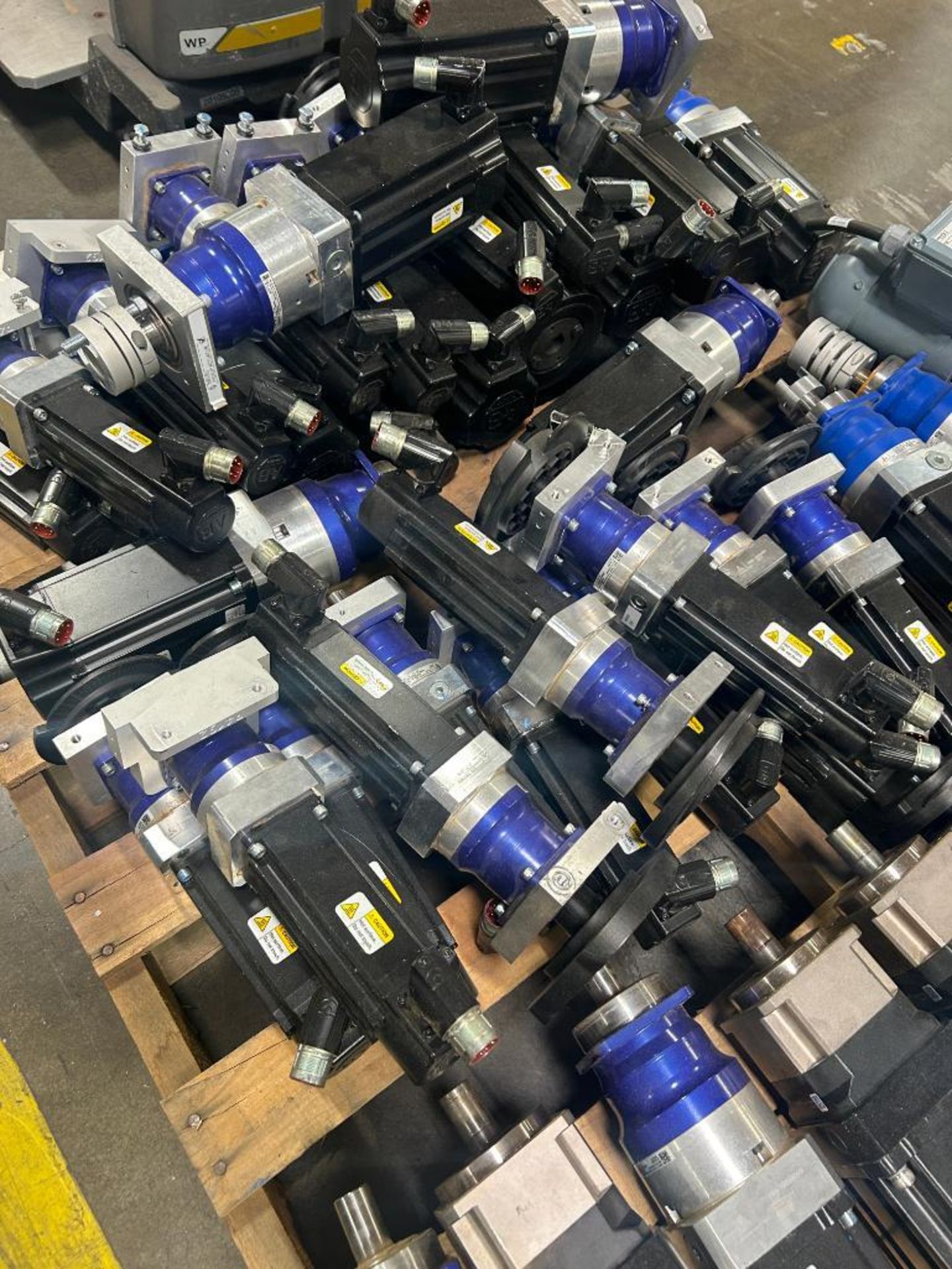 Lot consisting of (43) Allen Bradley Servo Motors on Pallet - Image 4 of 5