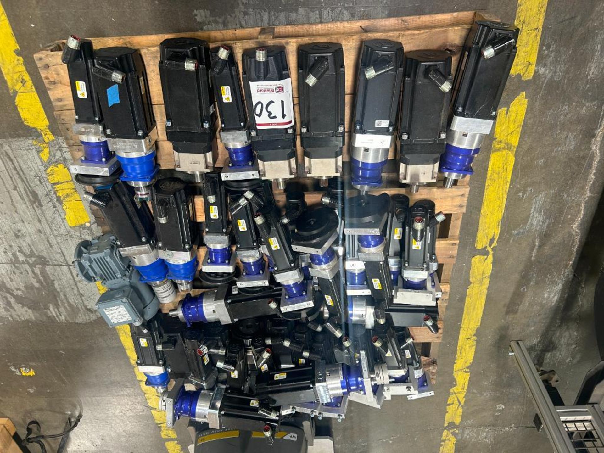Lot consisting of (43) Allen Bradley Servo Motors on Pallet - Image 2 of 5