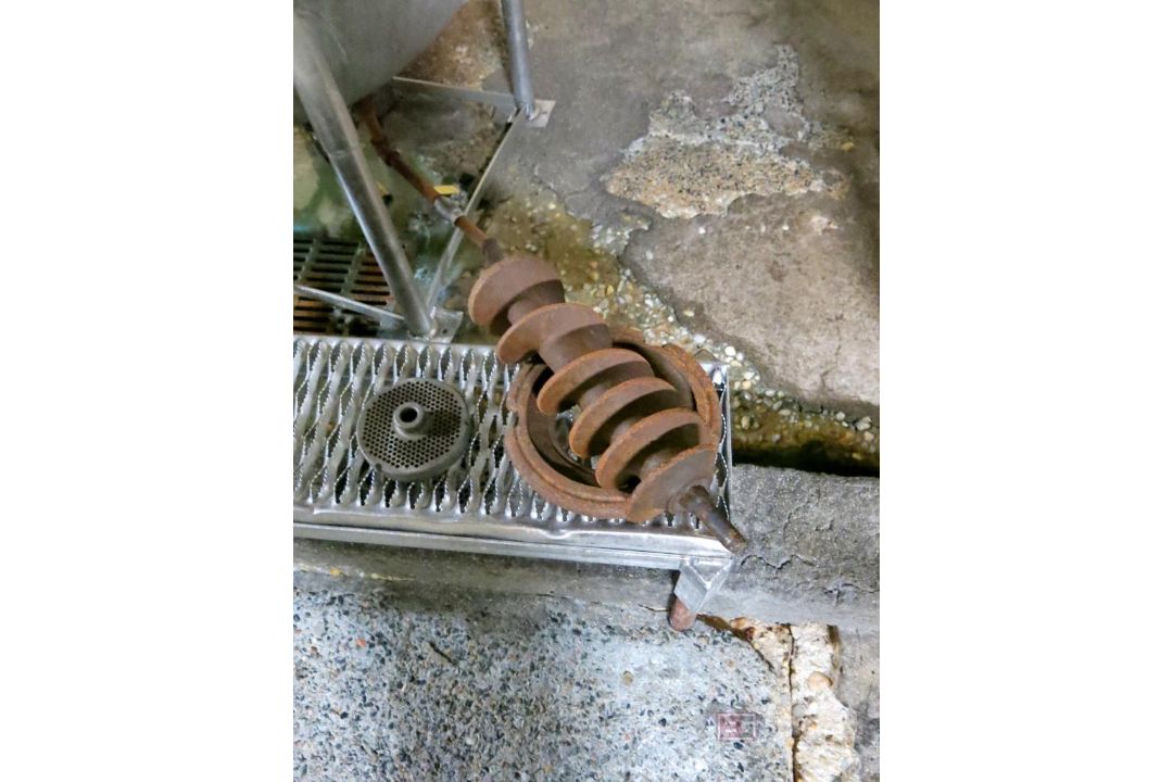 Hobart Model 4152 Meat Grinder, w/ Stainless Steel Hopper Catch Tray - Image 3 of 4