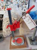 Manual Capping Station