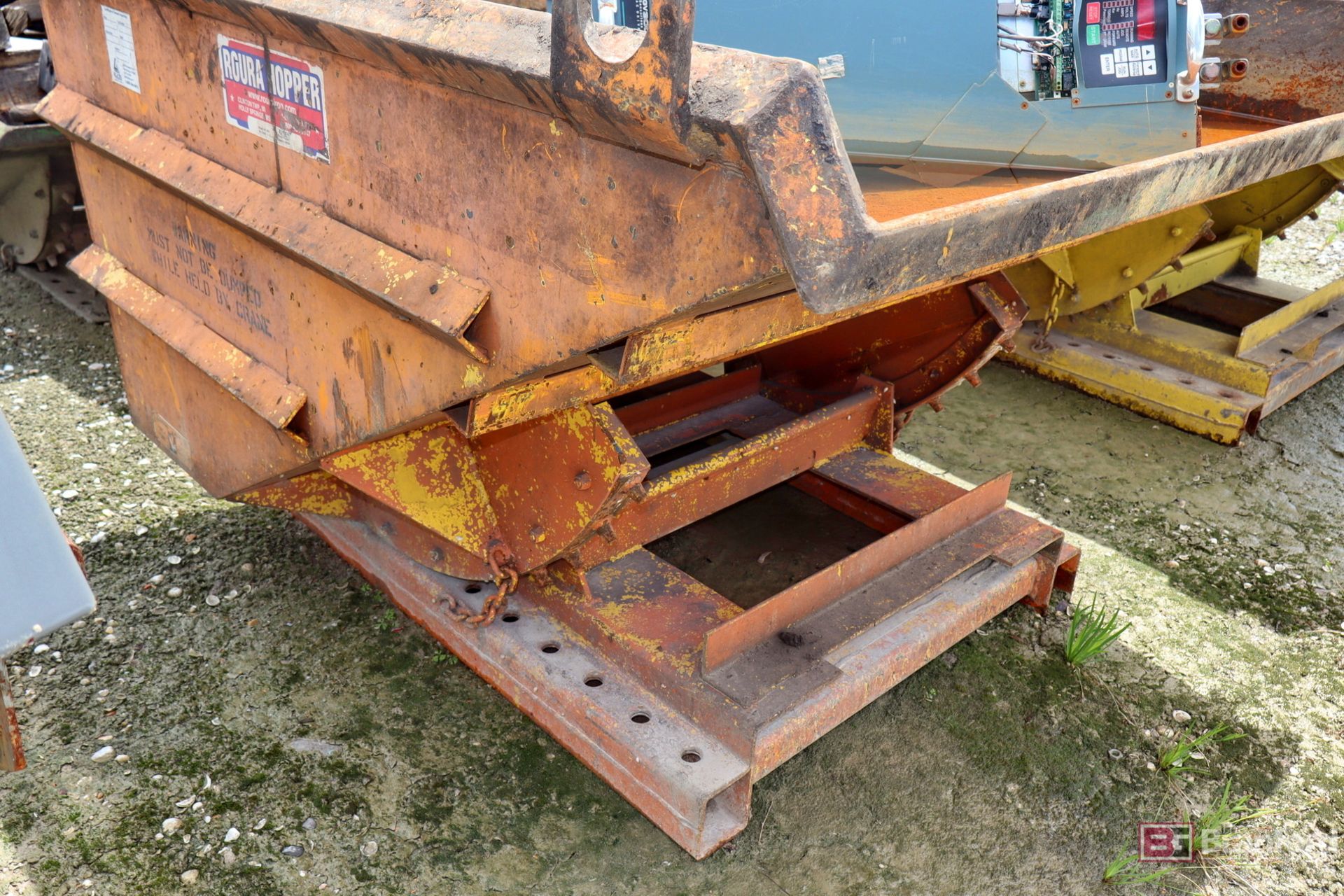 Roura Hopper 1.5 Cu. Yard, 8000-Lb - Image 2 of 2