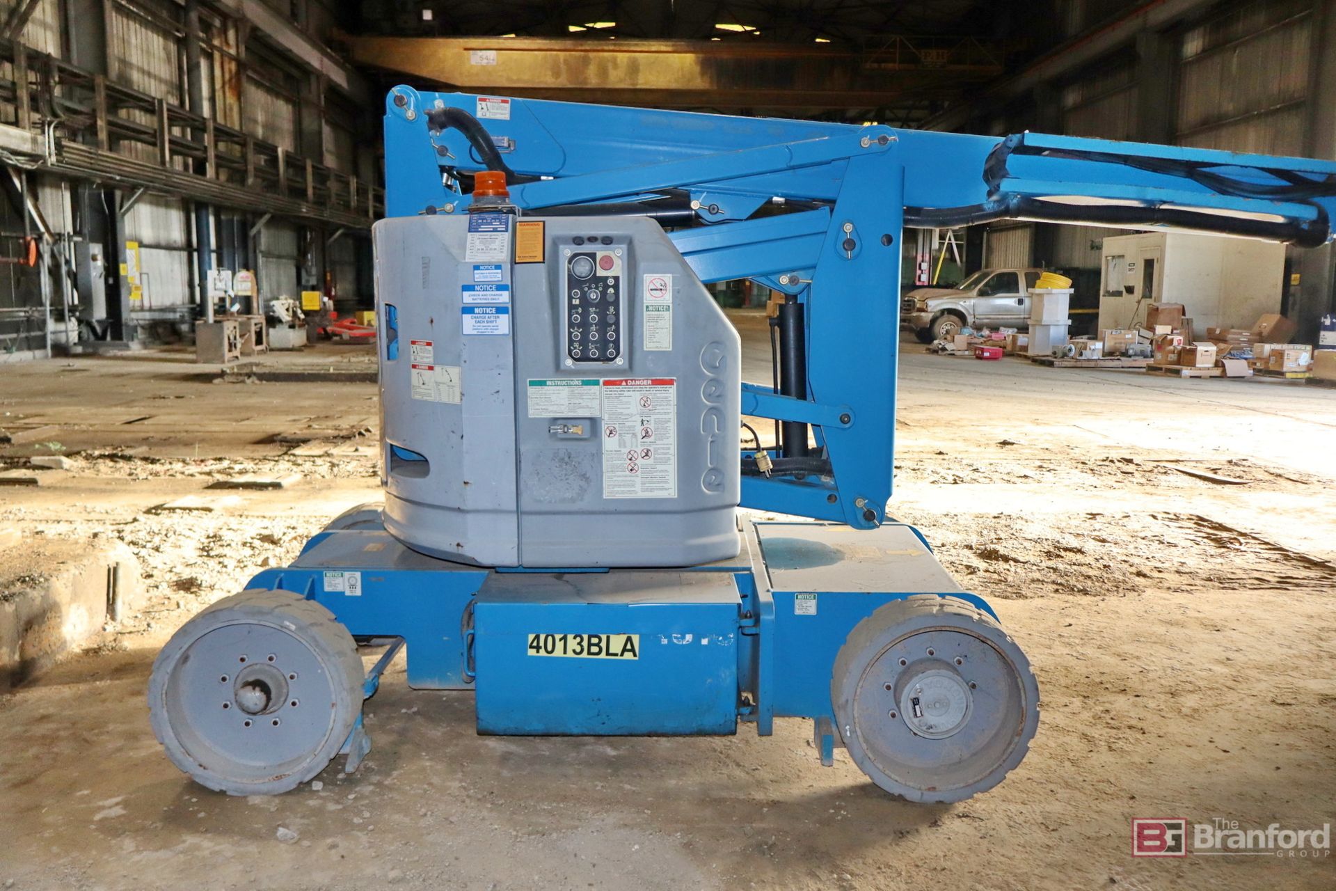 Genie Z-34/22 Articulating Boom Lift - Image 4 of 7