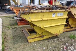 Roura Hopper 1.5 Cu. Yard, 8000-Lb