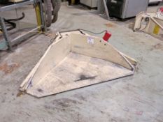 Plastic Process Model BT1600VB Electric Pneumatic Vibrating Gaylord Tipper