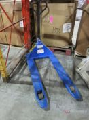 Transpaleta Model 12U124 3800-Lb Cap. Standard Fork Pallet Jack