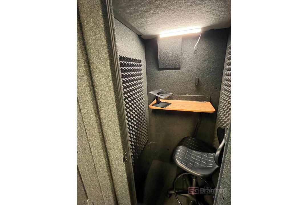 Whisper Room Sound Isolation Enclosure. SE 2000 Series. 43"x30"x82" - Image 3 of 4