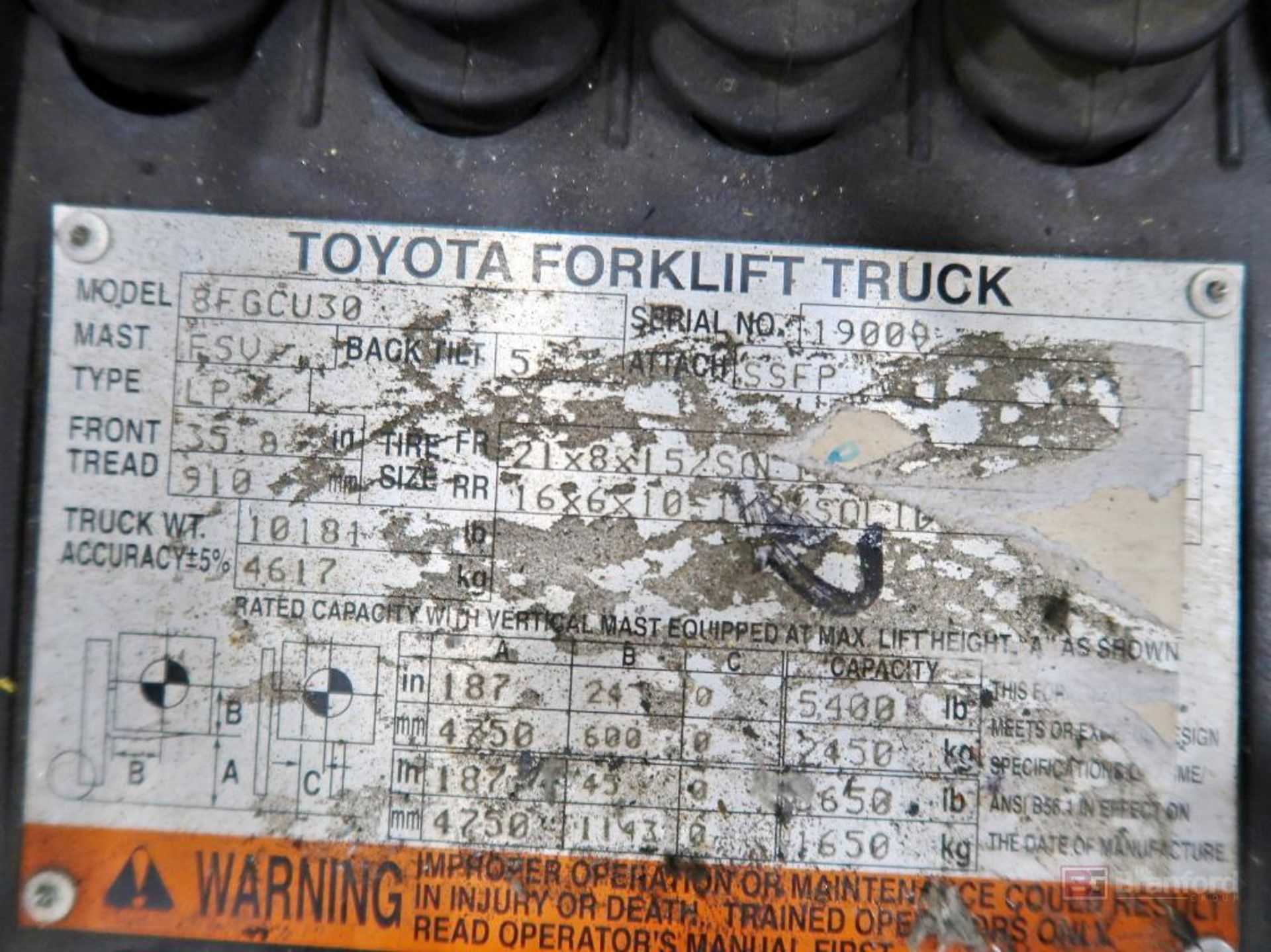 Toyota 8FGCU30 5,400-Lb LPG Forklift - Image 8 of 9