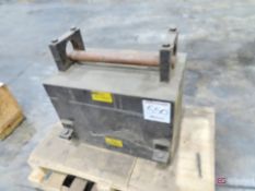 1743-LB. Block Stand