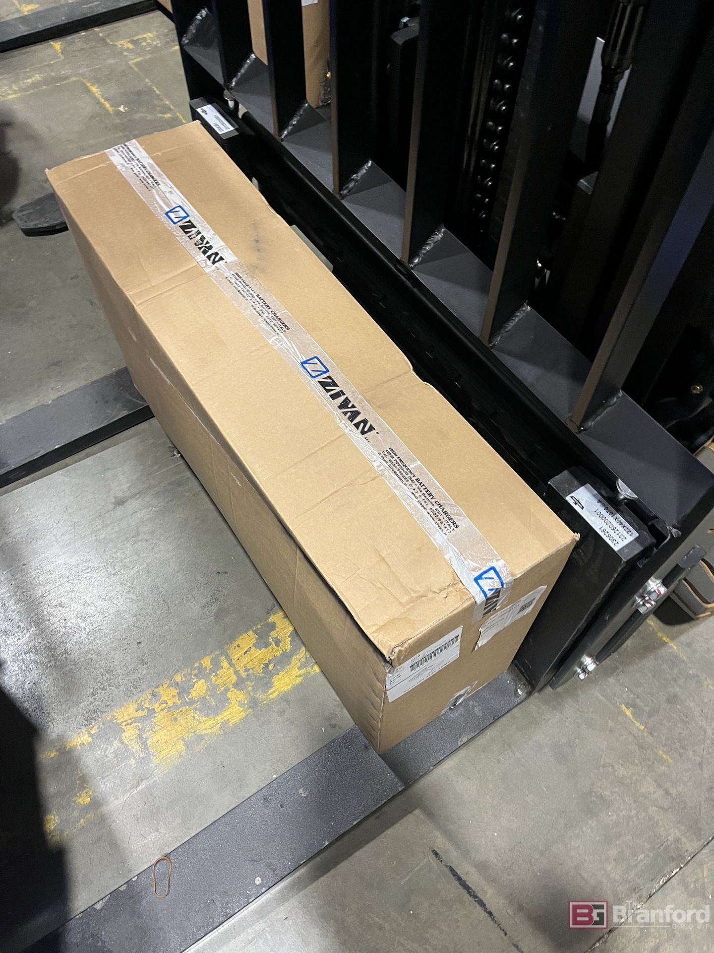 Big Joe 1-Ton Electric Fork Lift; Model: LVE-40 - Image 3 of 8