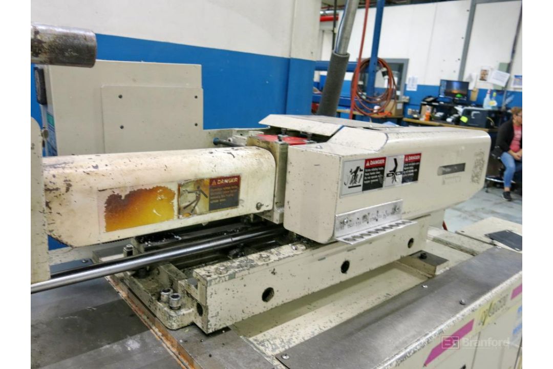 Niigata Model NE35UA4 35-Ton Horizontal Plastic Injection Molding Machine - Image 6 of 7