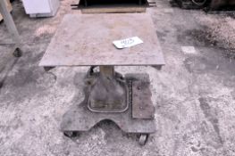 No Name Foot Operated Hydraulic Lift Table/Cart, 24