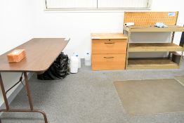 Lot-Furniture in (1) Office