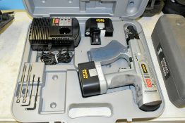 Senco Dura Spin 14.4-Volt Cordless Screw Gun, with (2) Batteries, (1) Charger, and (1) Case