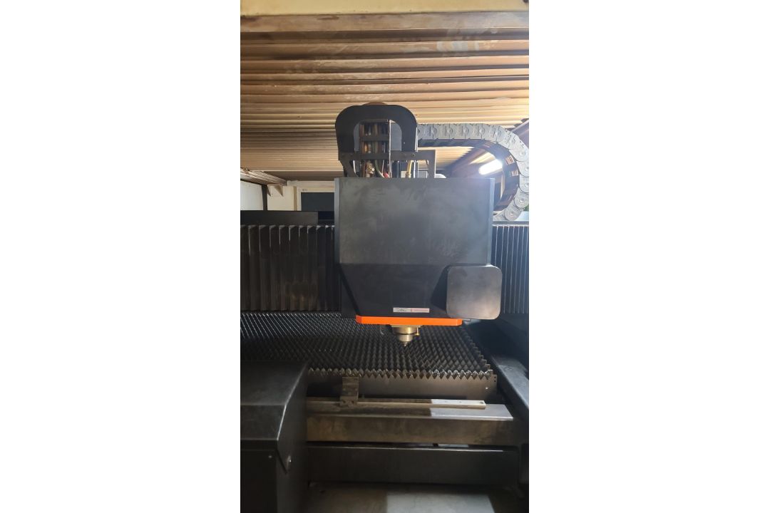 Mazak CNC Fiber Laser Cutting System Model Optiplex 3015, 4 KW, 60" x 120", Dust Collector, (2016) - Image 8 of 18