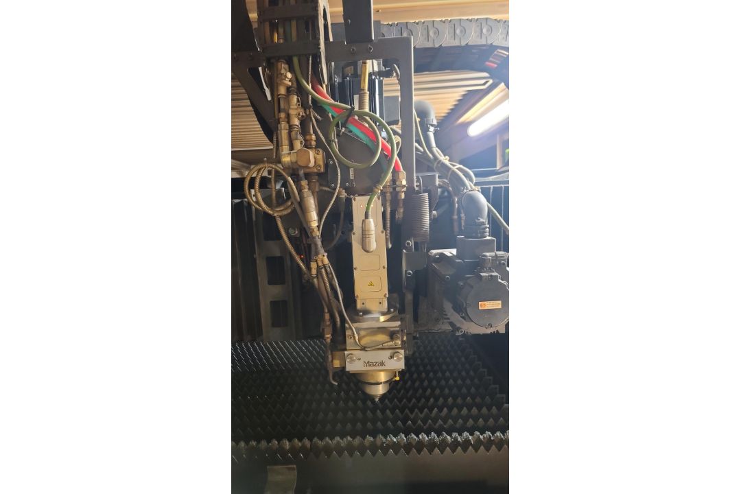 Mazak CNC Fiber Laser Cutting System Model Optiplex 3015, 4 KW, 60" x 120", Dust Collector, (2016) - Image 10 of 18