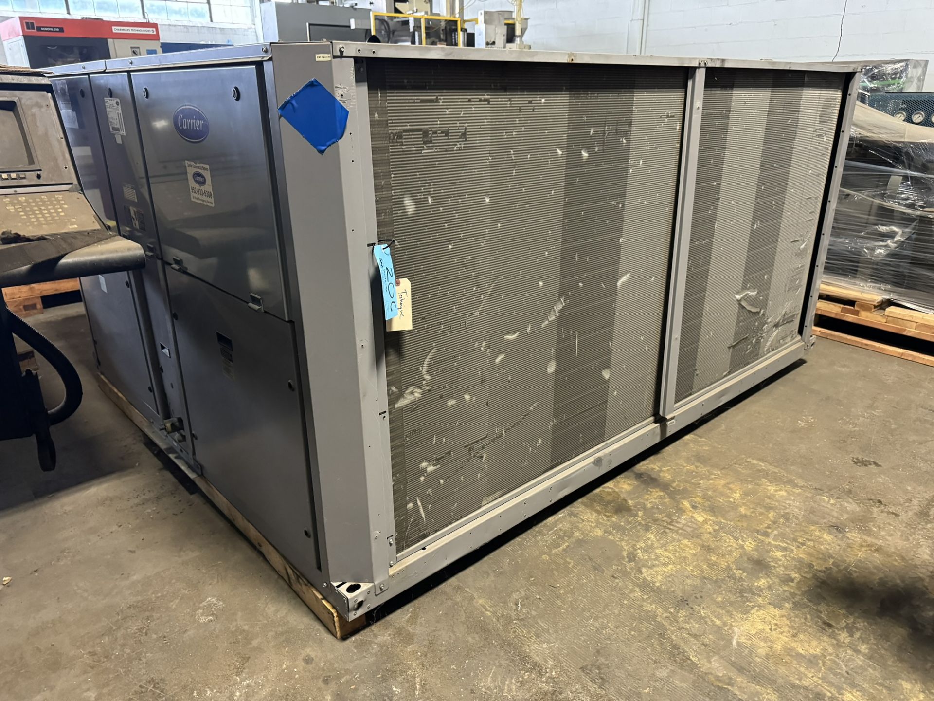 Carrier Chiller, Model 30RAN055---611KA