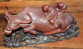 Antiker Büffel Hartholz Skulptur