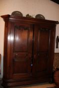 Antiker Schrank ohne Inhalt Guter, gebrauchter Zustand