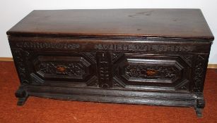 Antike Truhe, anno 1746, Maße: ca. 1,4 m x ,5 m x 0,6 m