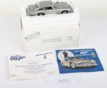 The James Bond Aston Martin DB5 007 by Danbury Mint Scale 1:24, 