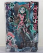 Monster High Vandala Doubloons 2014 New in Box Doll Mattel.